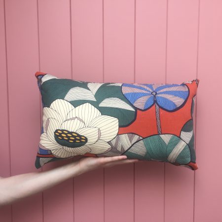 Coussin réalisé lors d'un atelier d'initiation à la tapisserie dans l'atelier A Chacun Son Fauteuil